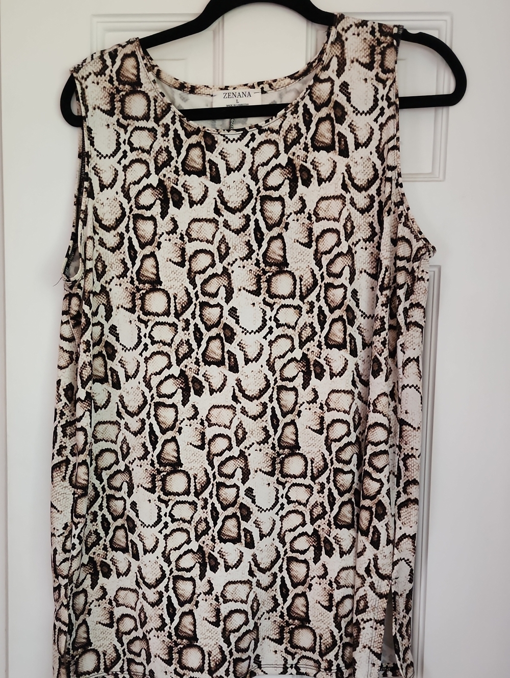 Zenana Outfitters Women's Sleeveless Snake Print Top - White & Brown